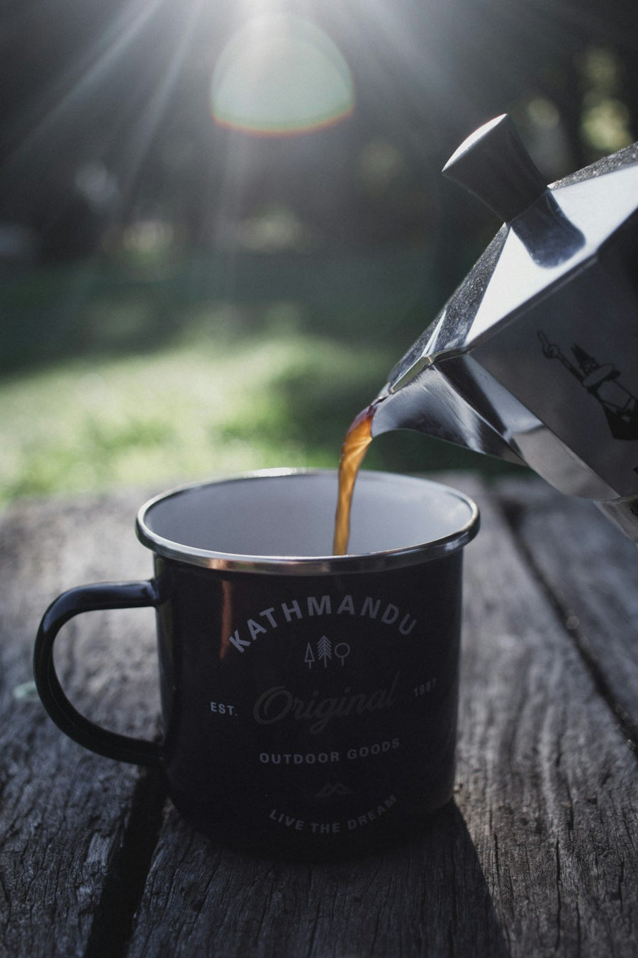 Melbourne's vibrant coffee culture showcases bustling cafes, skilled baristas, and diverse coffee beans, highlighting its status as the Southern Hemisphere's coffee capital.