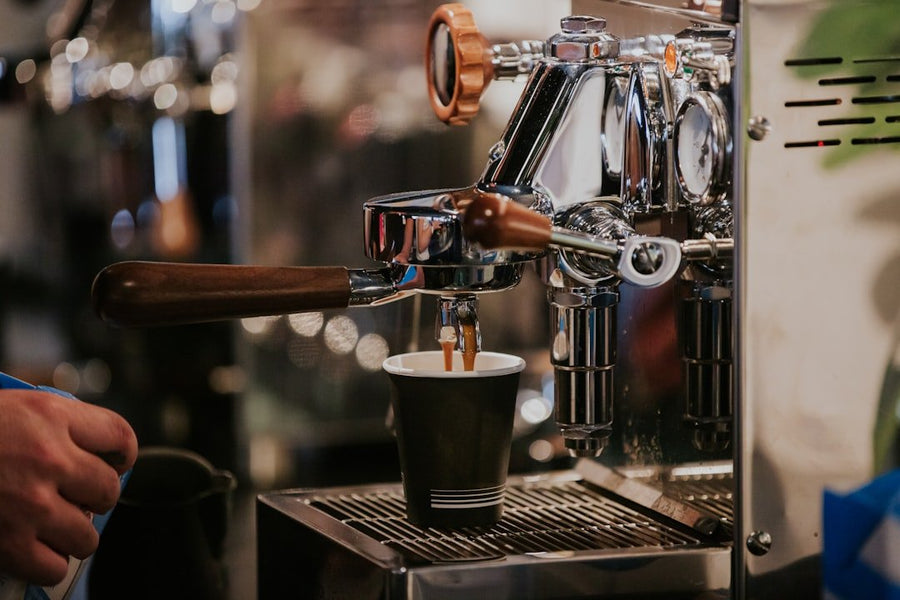 A Breve Latte featuring rich espresso, steamed half-and-half, and a creamy texture, highlighting the American twist on traditional espresso drinks.